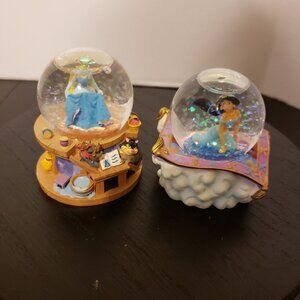 Princesses Jasmine and Cinderella snowglobes